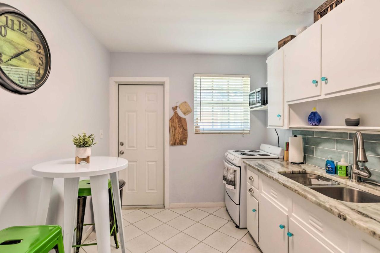 Vibrant West Palm Beach Home Less Than 2 Mi To Beach! Exterior photo